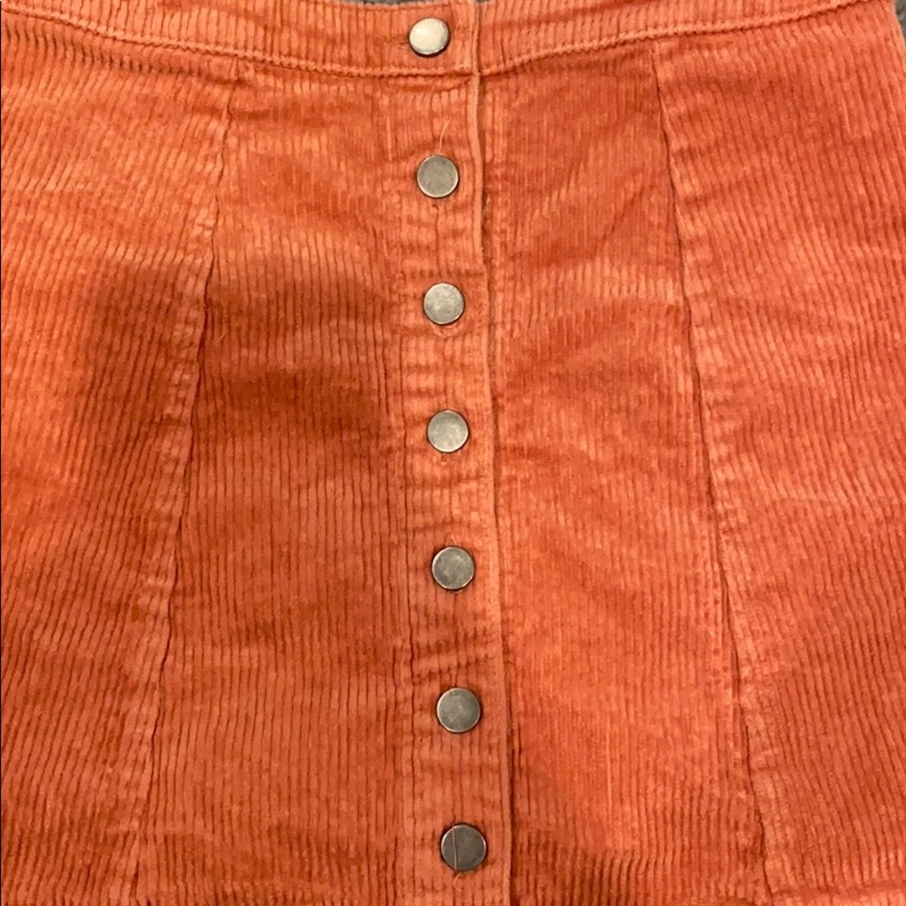 Peach colored skirt - Picture 2 of 2
